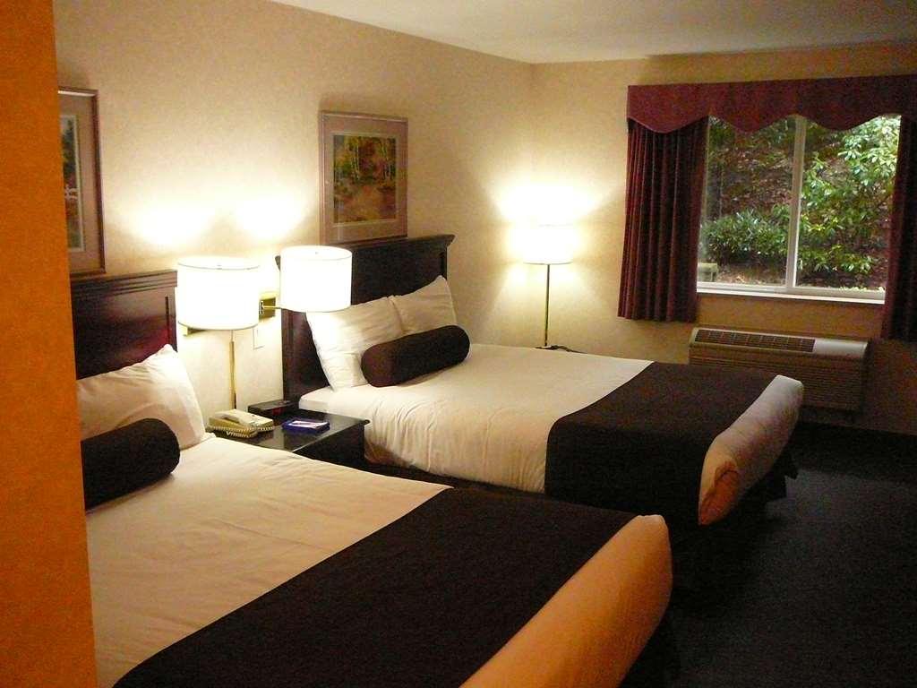 Coast Abbotsford Hotel & Suites Стая снимка