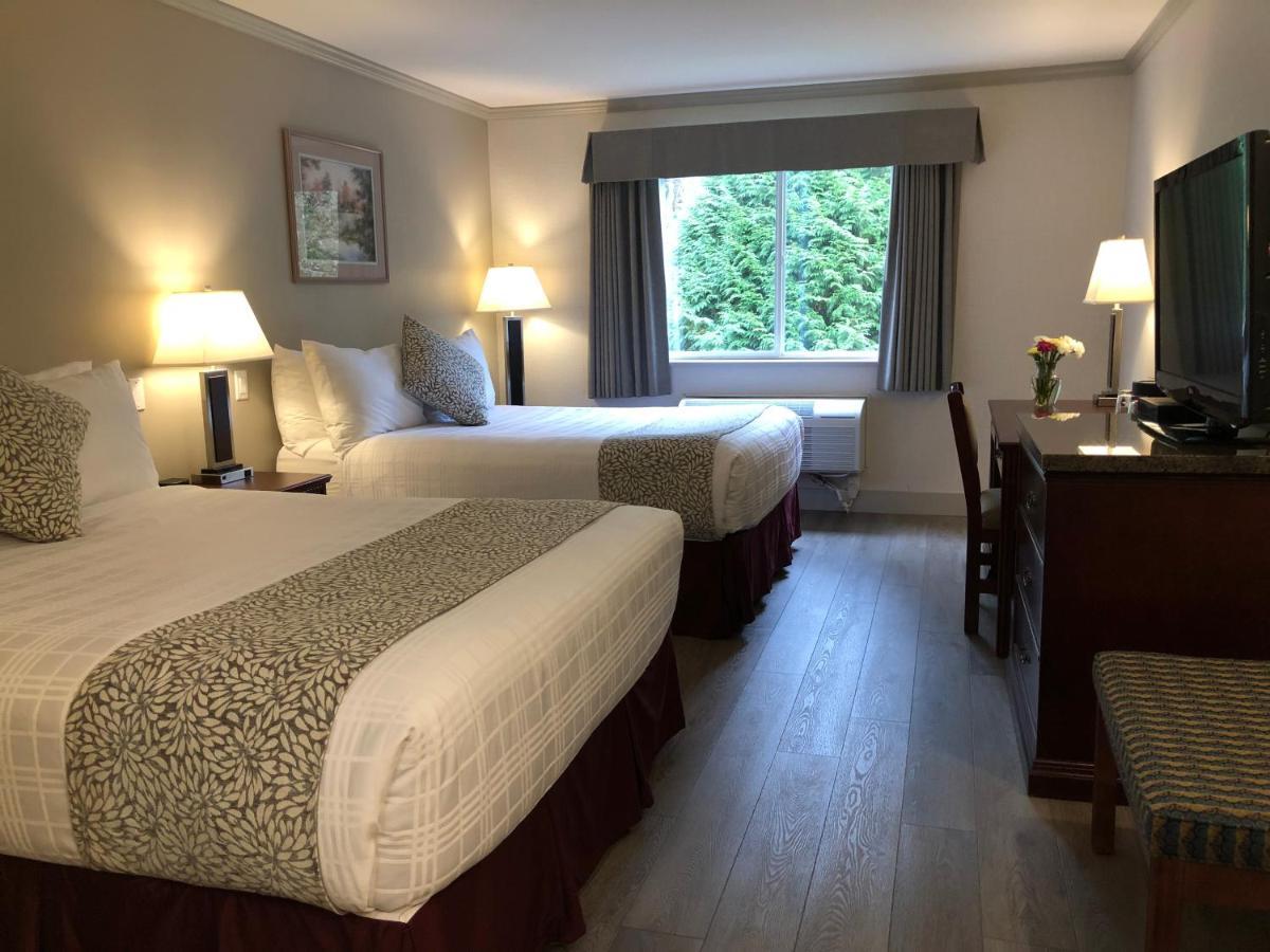 Coast Abbotsford Hotel & Suites Екстериор снимка