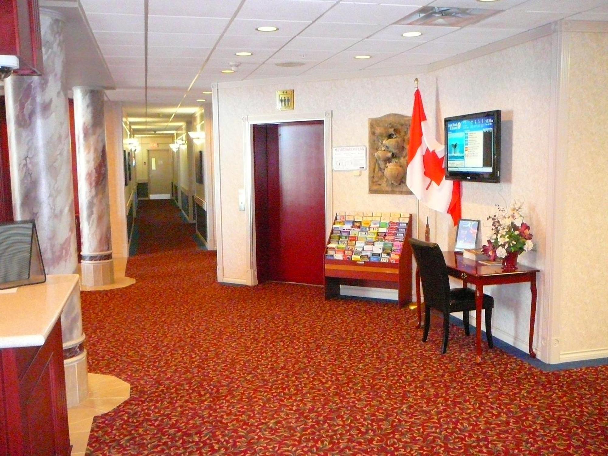 Coast Abbotsford Hotel & Suites Екстериор снимка