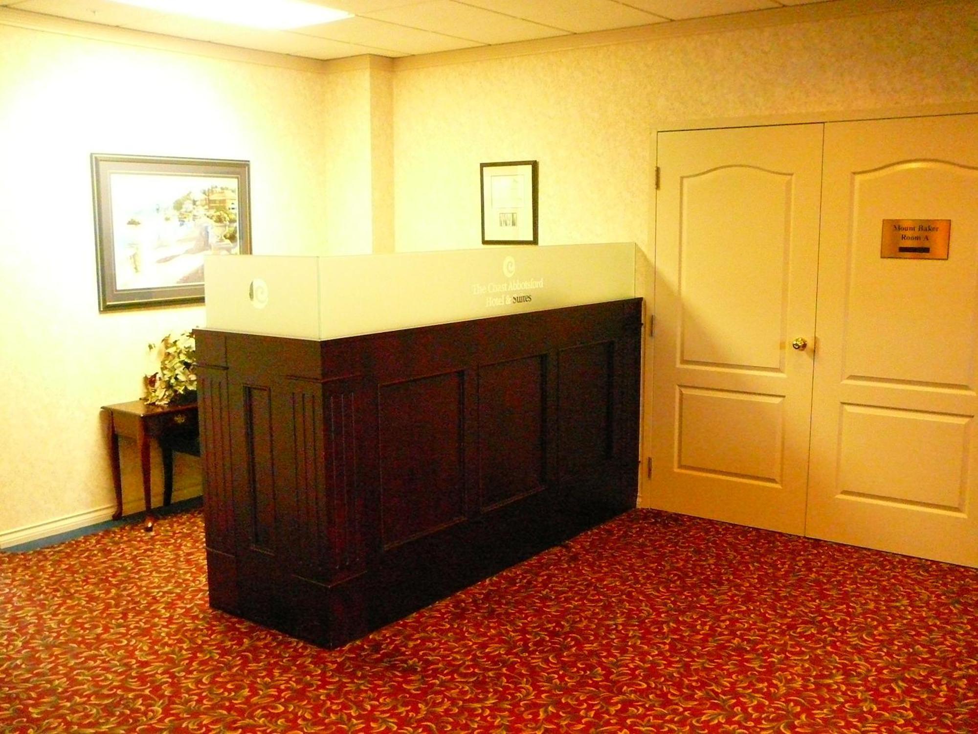 Coast Abbotsford Hotel & Suites Екстериор снимка