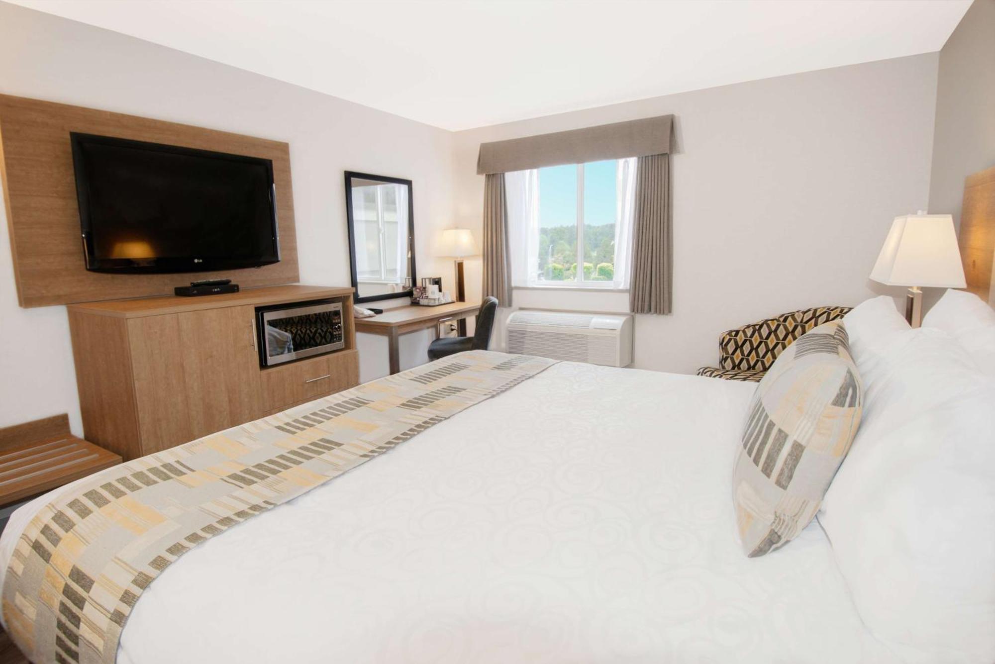 Coast Abbotsford Hotel & Suites Екстериор снимка
