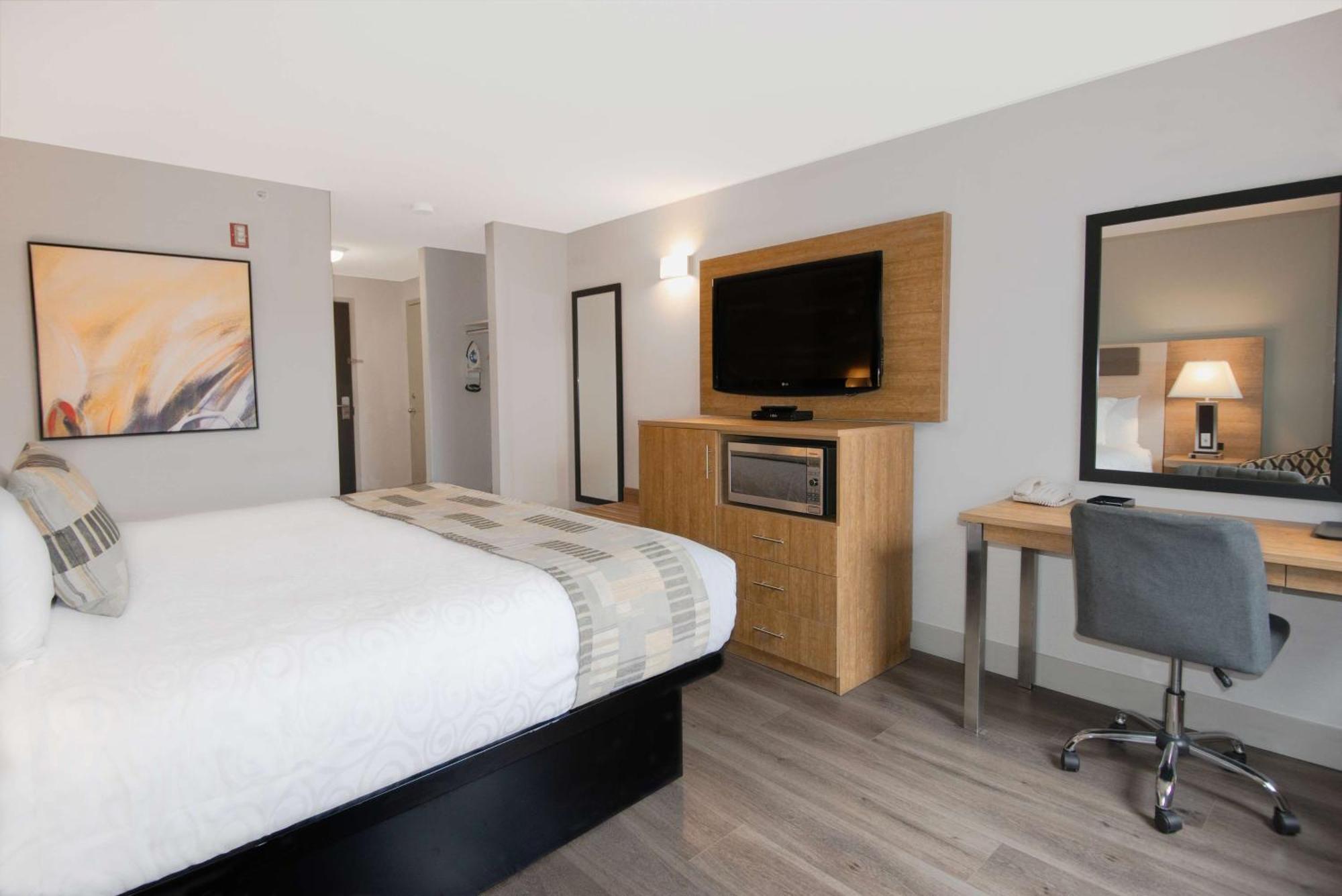 Coast Abbotsford Hotel & Suites Екстериор снимка