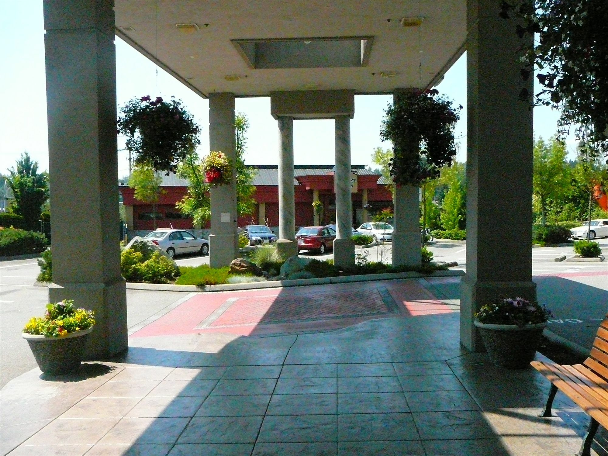 Coast Abbotsford Hotel & Suites Екстериор снимка